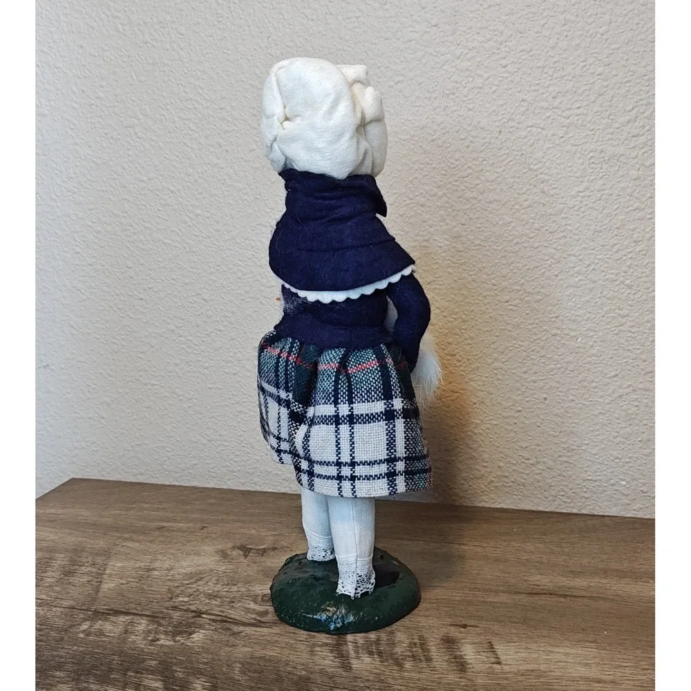 Byers Choice Caroler Figurine Girl 1982 Blue Plaid Skirt White Muff Vintage 10in